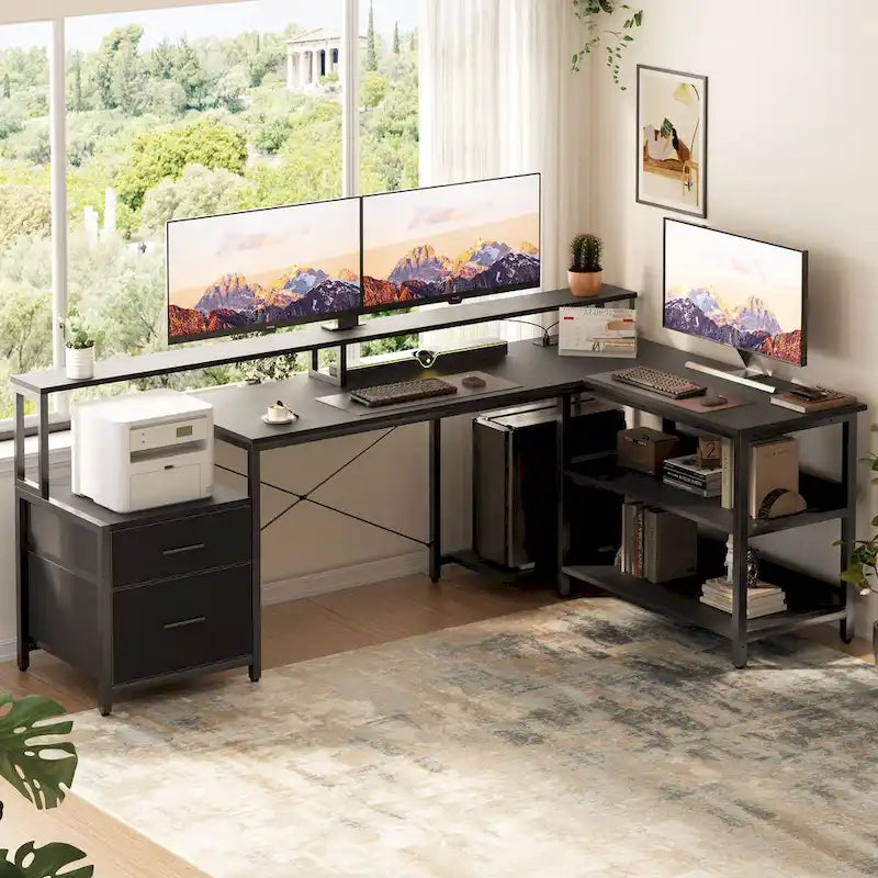 Bureau d'angle réversible Chêne gris/Marron rustique/Chêne blanc/Noir/Blanc avec support d'écran, tiroirs classeurs, bande LED RGB et station de charge, pour 1 personne
