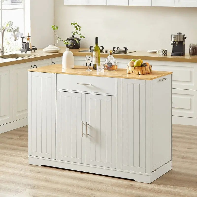 Îlot de cuisine moderne de style campagnard, blanc/bleu marine/noir, 134,6 cm, avec porte de grange, tiroir et meuble de poubelle encastré.