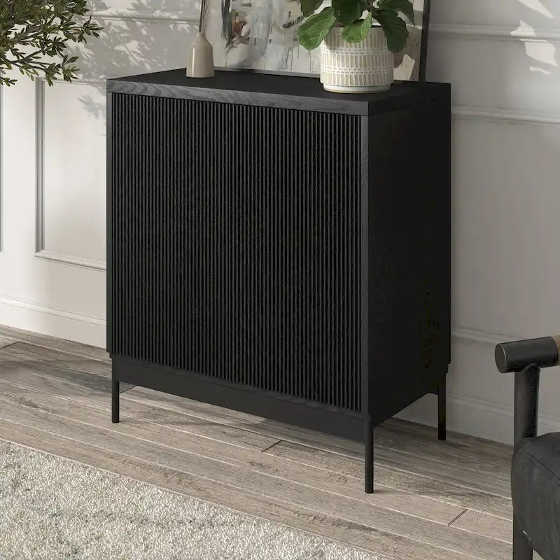 Meuble de rangement d'appoint en MDF, largeur 28 po, blanc/blanc aulne/grain noir, avec 2 portes battantes, tablette réglable et découpe pour la gestion des câbles