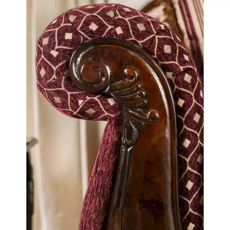 Causeuse traditionnelle capitonnée bordeaux/marron clair/beige avec chenille, similicuir et boiseries sculptées, 2 places