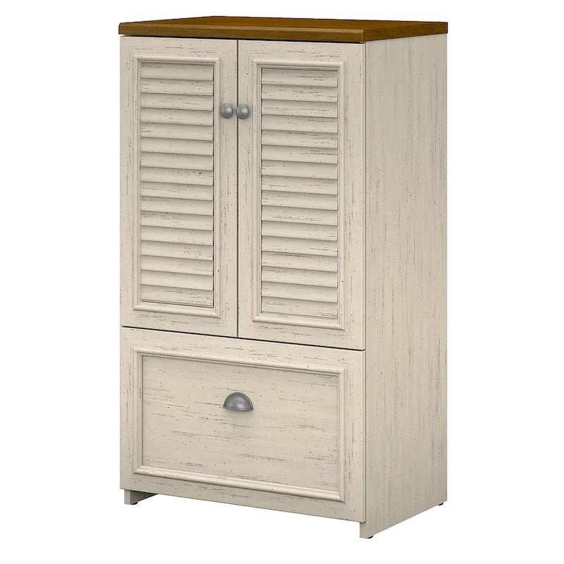 Classeur de style campagnard moderne avec portes à persiennes, 3 étagères et tiroir classeur à extension complète, blanc antique/gris Cape Cod/noir antique/gris planches