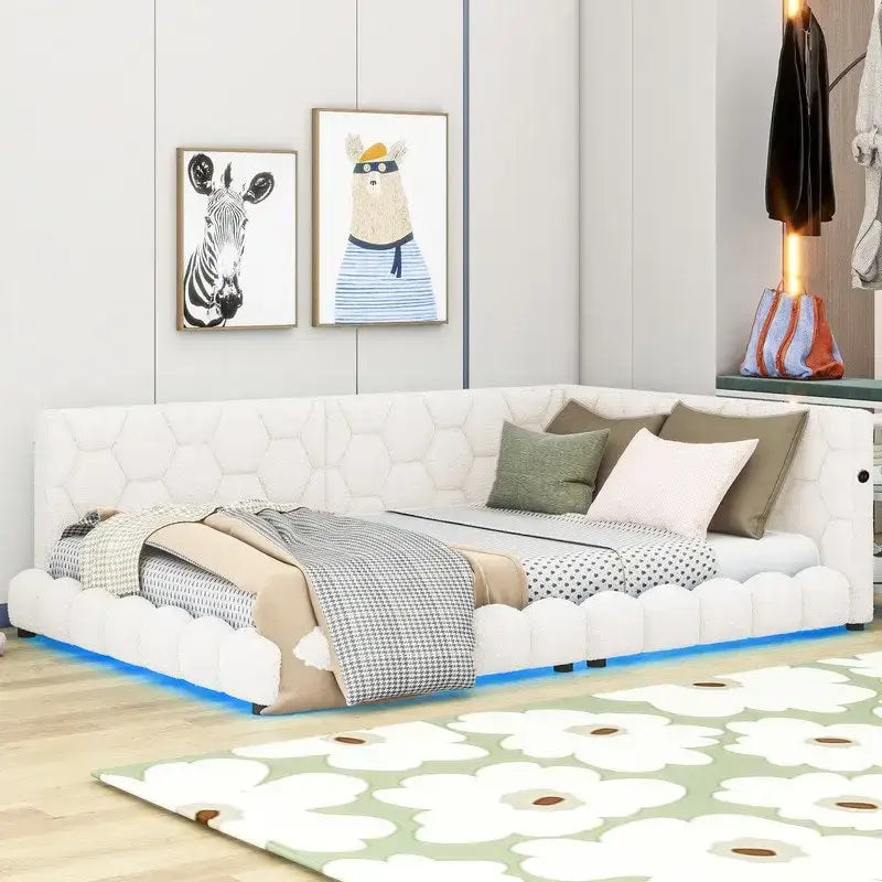 Lit plateforme pleine grandeur blanc/rose en tissu Teddy avec éclairage à bande LED et 2 ports USB, pour 2 personnes