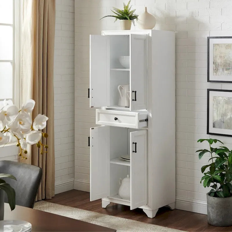 Armoire de rangement de cuisine de style transitoire vieilli blanc avec 2 armoires à double porte, 1 tiroir à extension complète et quincaillerie en laiton