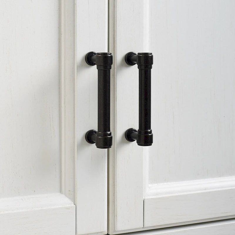 Armoire de rangement de cuisine de style transitoire vieilli blanc avec 2 armoires à double porte, 1 tiroir à extension complète et quincaillerie en laiton