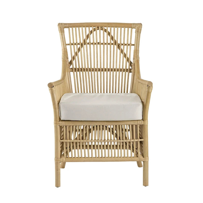 Fauteuil de salle à manger en rotin brun naturel et tissu blanc, avec assise rembourrée et dossier à lattes, 1 place