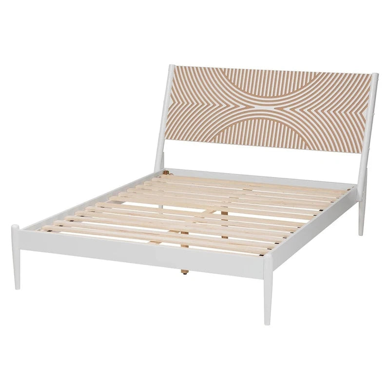Lit plateforme côtier en bois d'hévéa blanc/brun naturel avec tête de lit géométrique sculptée et pieds fuselés, Queen/King, pour 2 personnes