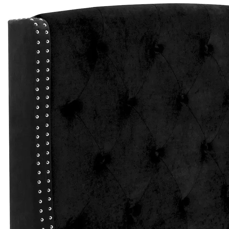 Lit King Size noir à profil bas avec tête de lit capitonnée, garniture cloutée et pied de lit à panneaux, pour 2 personnes
