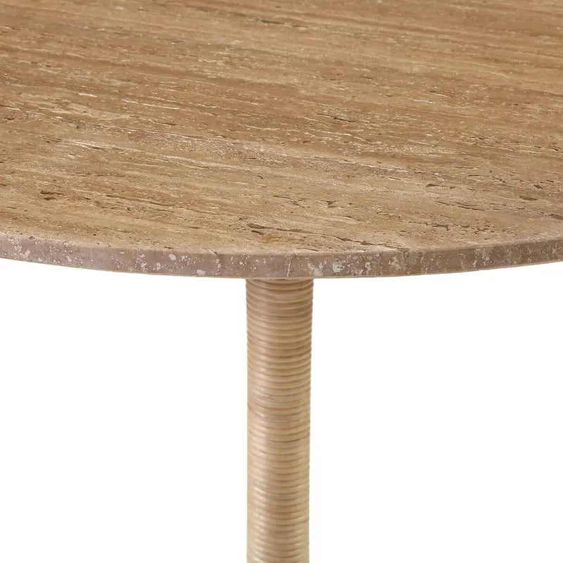 Table de bistrot/salle à manger carrée, plateau en travertin naturel, avec piètement en fer et accents en rotin, pour 2 personnes