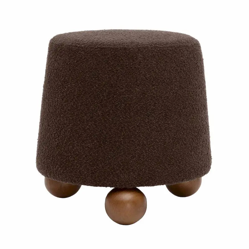 Petit tabouret en tissu bouclette marron chocolat avec pieds sphériques en bois